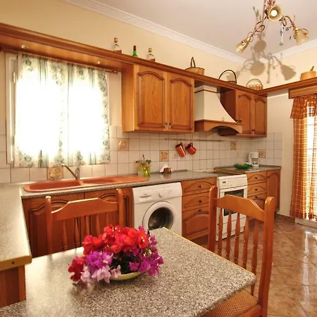 Family Country House With Amazing Views Metaxáta